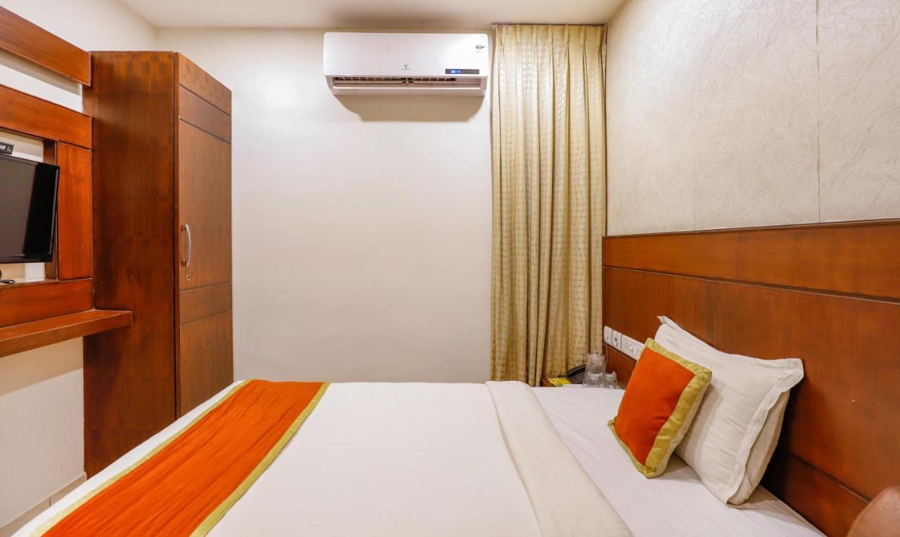 The Mount City Near Us Consulate Chennai Extérieur photo