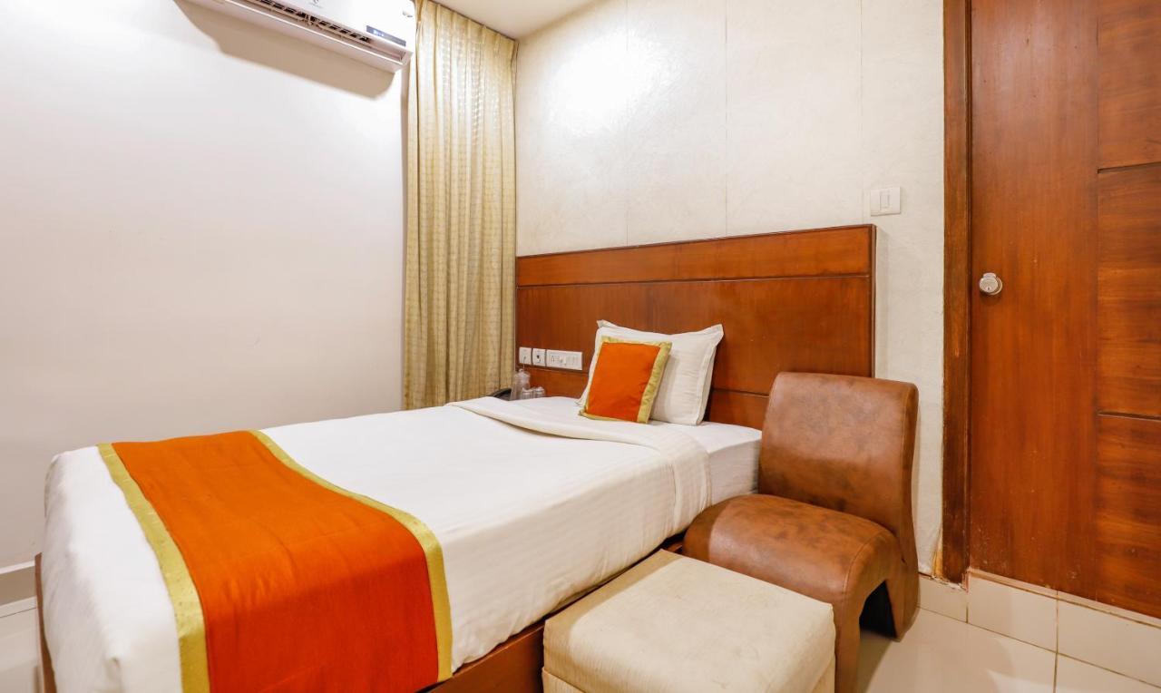 The Mount City Near Us Consulate Chennai Extérieur photo
